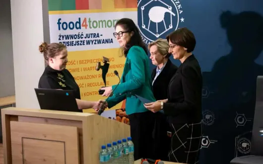 Wręczenie nagrody dr inż. Agnieszce Hejduk