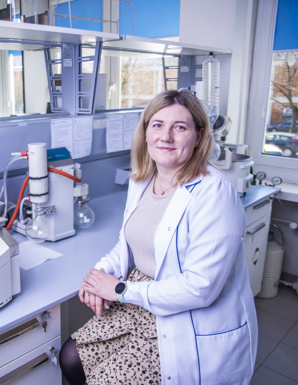 Joanna Grzelczyk w laboratorium