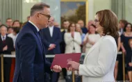 Prezydent Andrzej Duda wręcza nominację profesorską