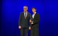 Prorektor ds. nauki prof. dr hab. inż. Łukasz Albrecht i Bartłomiej Ciesielski